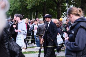 ރާނީއަށް އެންމެ ފަހުގެ އިހުތިރާމް އަދާކުރުމަށް ޑޭވިޑް ބެކަމް ކިއުގައި 12 ގަޑިއިރު