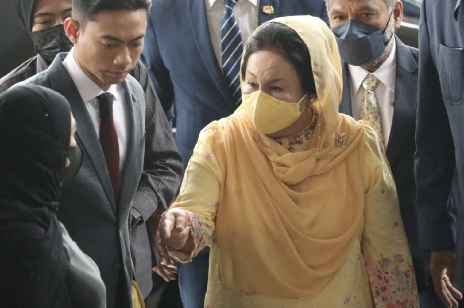 ޖަލަށް ލާފައިވާ ކުރީގެ ބޮޑުވަޒީރު ނަޖީބުގެ އަނބިކަބަލުންގެ މައްޗަށްވެސް ކޮރަޕްޝަންގެ ދައުވާ ސާބިތު ވެއްޖެ