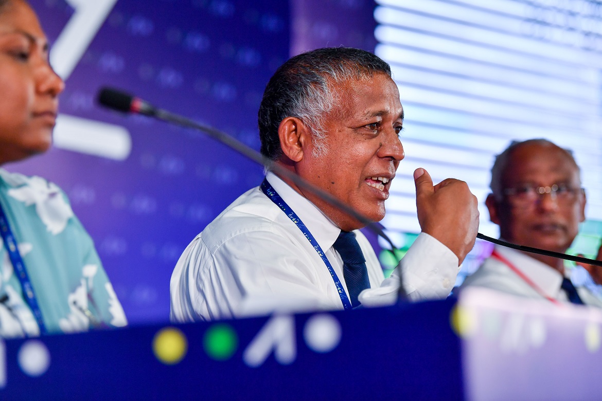 ލޭންޑް ޔޫސް ޕްލޭންތައް، ބައިބަޔަށް ހުއްދަ ދެނީ!