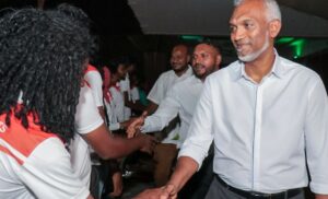 ގދ. އަތޮޅު ކައުންސިލް އެތްލެޓިކްސް ޗެމްޕިއަންސްޝިޕަށް މޭޔަރު މުޢިއްޒު ތިނަދޫއަށް