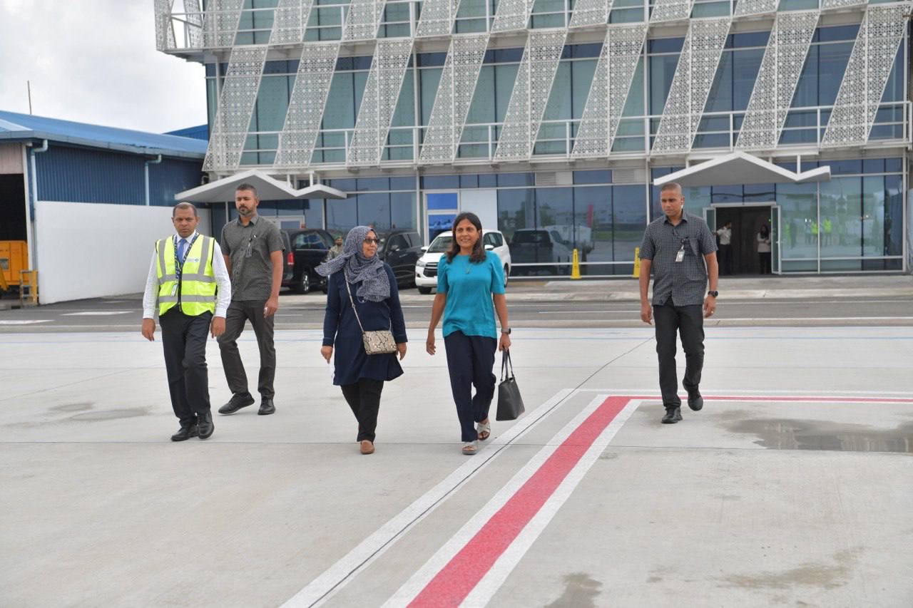 ރައީސްގެ އަނބިކަނބަލުން ފުވައްމުލައް ސިޓީއަށް ފުރާވަޑައިގެންފި