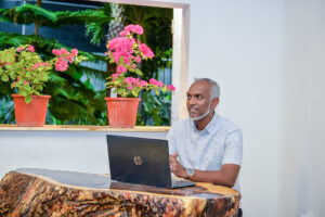 ގަސް ވިއްކާ ފިހާރައެއް މާލެ ސިޓީ ކައުންސިލުން ހުޅުވައިފި، މުޢިއްޒު ވިދާޅުވީ މާލެ ފެހިކުރާނެކަމަށް