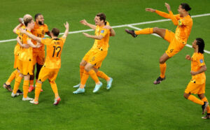 ފަހު 5 މިނިޓުގައި ޖެހި ގޯލުތަކުން ނެދަލޭންޑުން ސެނަގާލް ބަލިކޮށްފި