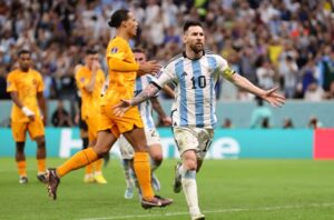 ޕެނަލްޓީ ޖަހައިގެން ނެދަލެންޑްސް ބަލިކޮށް އާޖެންޓީނާ ސެމީ އަށް