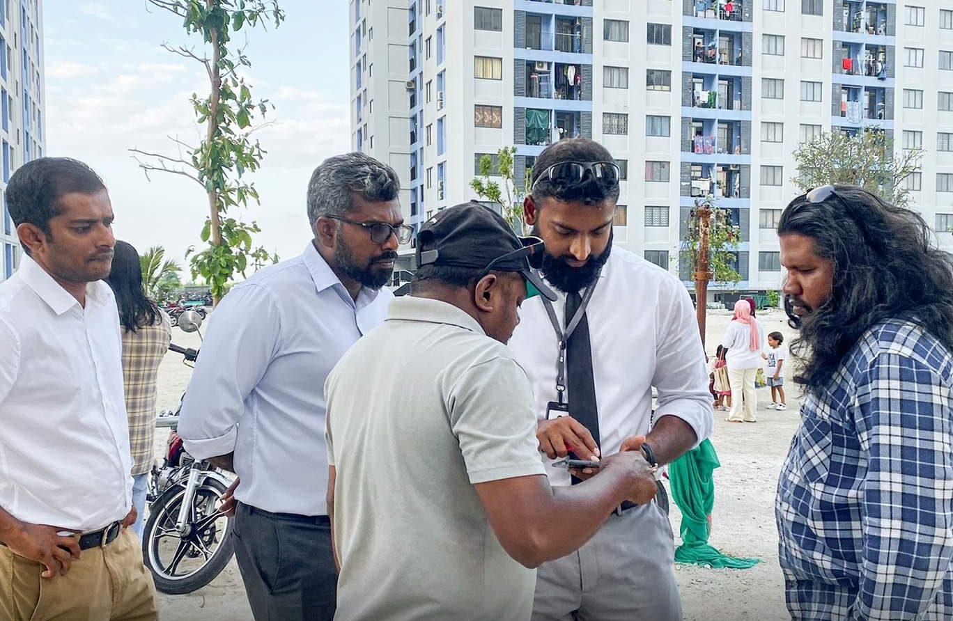 ހިޔާގައި ދިރިއުޅޭ މީހުންގެ ޚިޔާލާއިއެކު، މަސައްކަތްތައް ބާރަށް ކުރިއަށް