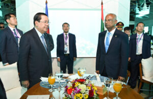 ކެމްބޯޑިއާގެ ބޮޑުވަޒީރުގެ ޝަރަފުގައި ރަސްމީ ފަރިއްކޮޅެއް