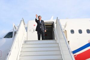 ކެމްބޯޑިއާގެ ބޮޑުވަޒީރު ރާއްޖެއަށް ކުރެއްވި ރަސްމީ ދަތުރުފުޅު ނިންމަވާލެއްވުމަށްފަހު ފުރާވަޑައިގެންފި