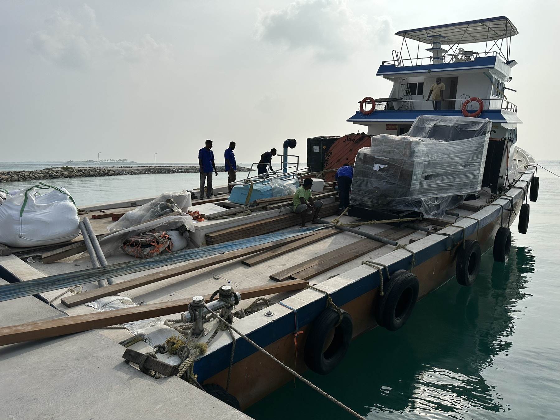 ގުރައިދޫ ކަރަންޓް ވިއުގަ އަޕްގްރޭޑުކުރަން 800 ކިލޯވޮޓްގެ ޖަނަރޭޓަރ ސެޓެއް