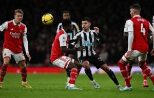 ނިއުކާސަލުން އާސެނަލް ހިފަހައްޓައިފި