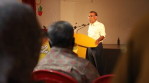 މަގުމަތިވެދާނެކަމަށް ވިދާޅުވަނީ ތިމަންނާގެ ވަޒީރުކަން ގެއްލިދާނެތީ: ނަޝީދު