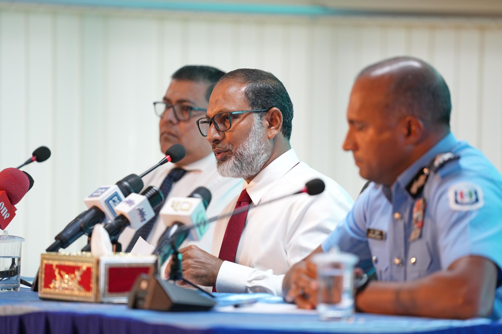 އިމްރާނަށް ކުރެވޭކަމަށް ބުނާ ޖިންސީ ފުރައްސާރައާއި ގުޅޭ ސުވާލު ކުރަން ފުރުސަތެއް ނުދިން