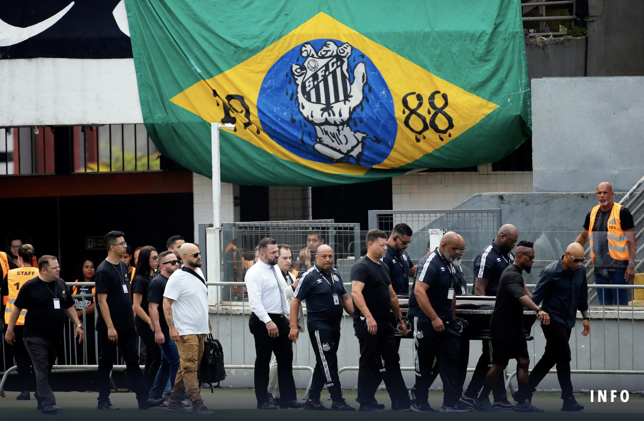 ޕެލޭއަށް އެންމެ ފަހުގެ އިހުތިރާމް އަދާކުރުމަށް އެތައް ހާސް ބަޔަކު އެއްވެއްޖެ