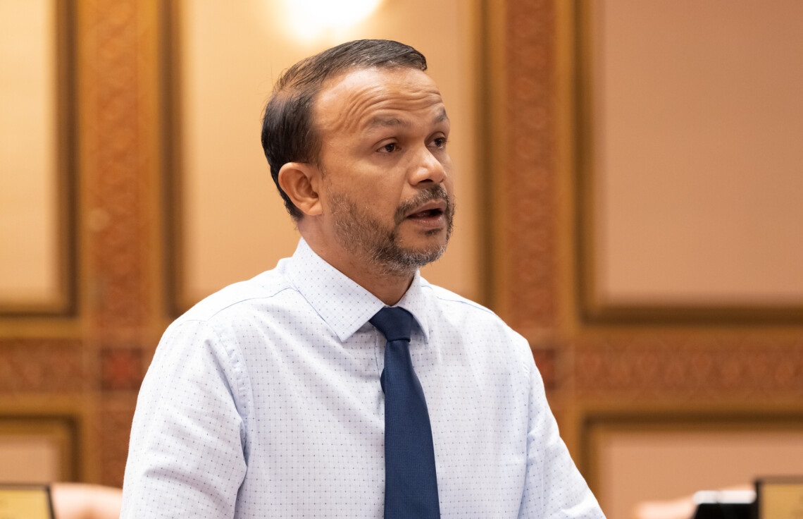 ރާއްޖެއަށް ކާށި އެތެރެކުރަންޖެހޭ ހިސާބަށް ދިއުމުން ޤައުމުގެ ހާލަތާއިމެދު ވިސްނަންޖެހޭ: އަލީ ހުސެއިން