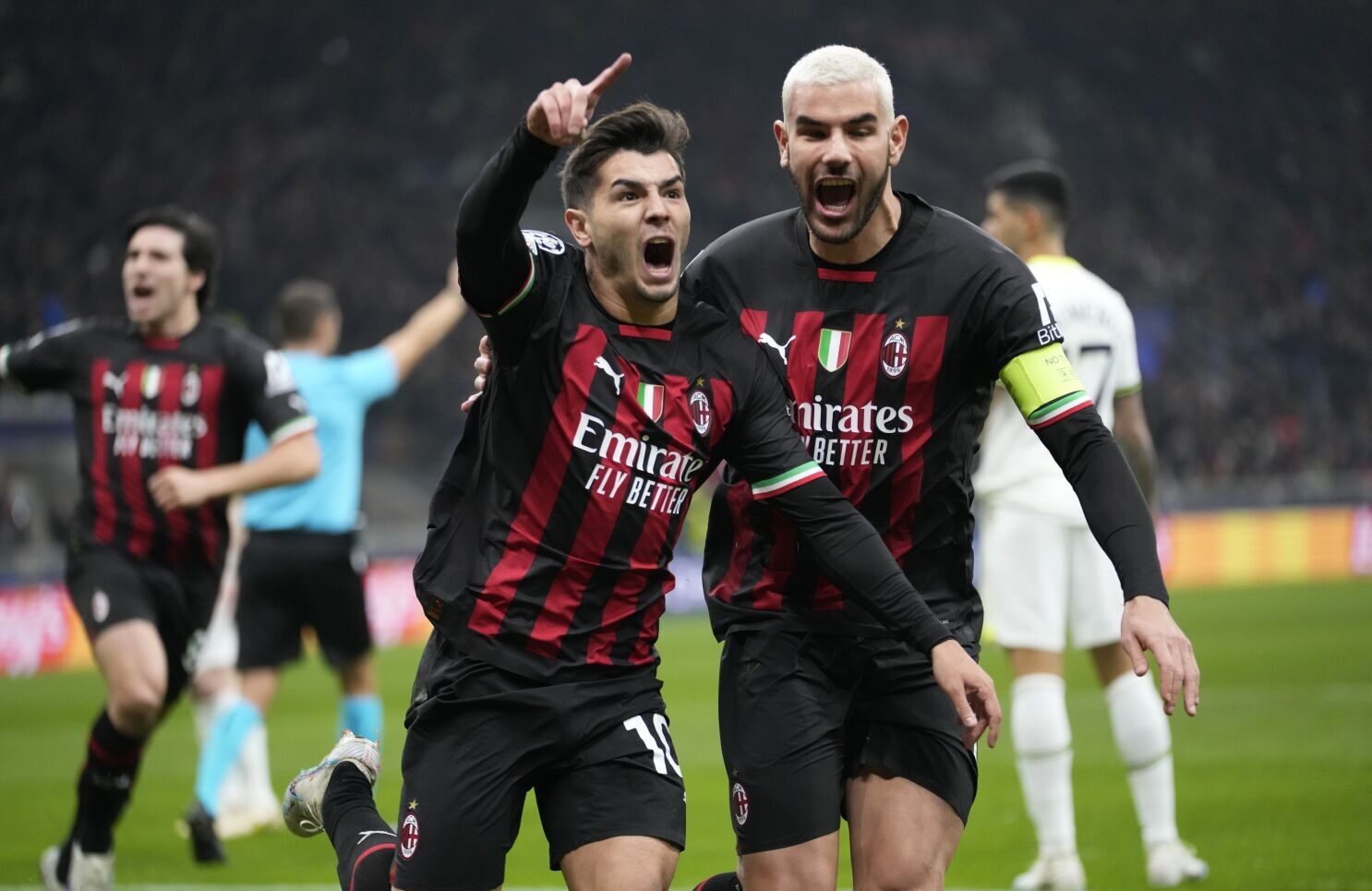 މިލާނުން ޓޮޓެންހަމް ބަލިކޮށްފި