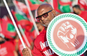 ސަމަދަށް ޖޯކު ޖެހި މައްސަލަ މަޖިލީހުން ބޭރުކޮށްލައިފި