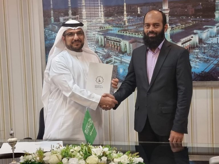 މި އަހަރުގެ ޙައްޖުގެ އަޅުކަމުގެތެރޭގައި ދިވެހި ޙައްޖުވެރިންނަށް ޚިދުމަތްތައް ދިނުމާގުޅޭ އެއްބަސްވުންތަކެއްގައި ސޮއިކޮށްފި