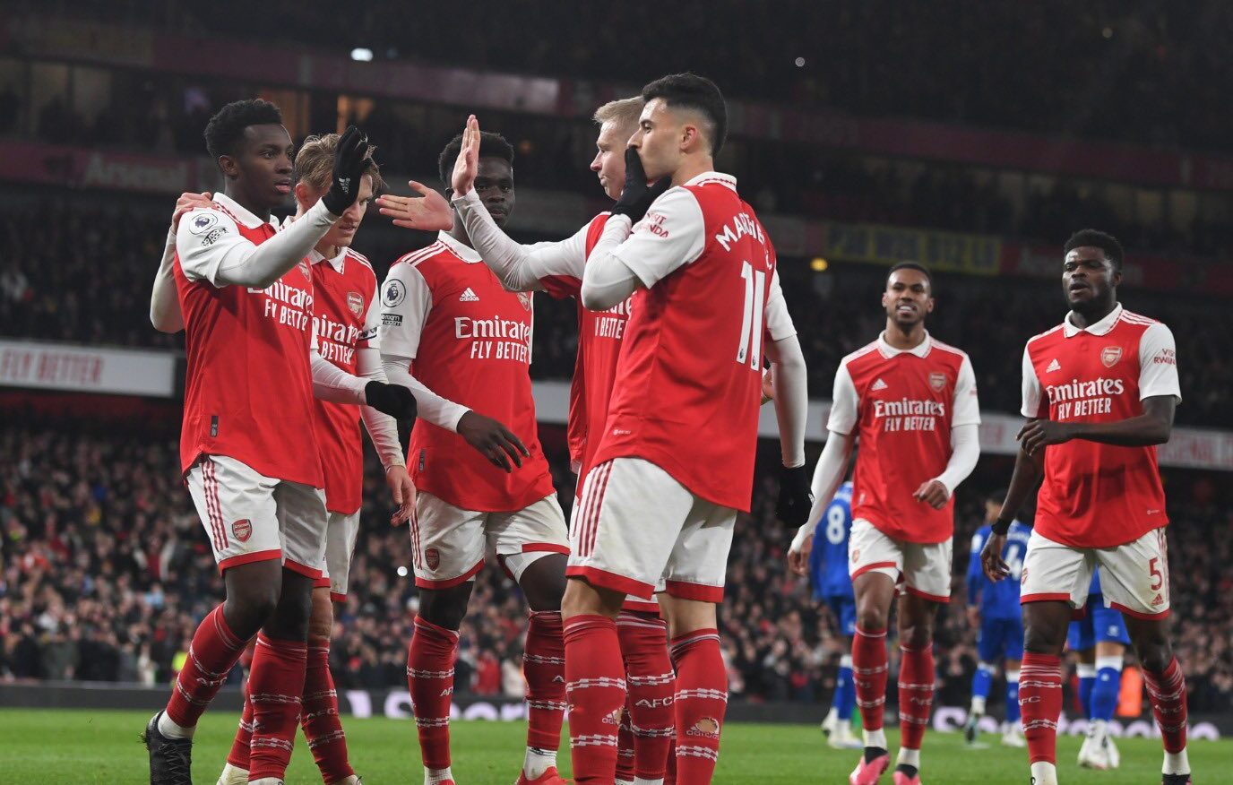 އާސެނަލަށް އެއް ވަނައިގައި ފަސް ޕޮއިންޓުގެ ލީޑެއް