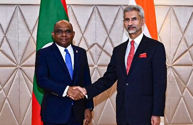 މިނިސްޓަރ ޝާހިދު، ޖަޔަޝަންކަރާ ބައްދަލުކޮށްފި