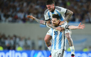 ވޯލްޑް ކަޕަށްފަހު އާޖެންޓީނާގެ ފުރަތަމަ މެޗުގައި މެސީ 800 ގޯލު ހަމަކޮށްފި