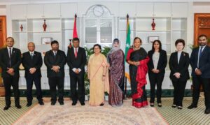 ވިމަން ޖަޖަސް ކޮންފަރެންސުގައި ބައިވެރިވި ބޭރު ފަނޑިޔާރުން އުއްތަމަ ފަނޑިޔާރާ ބައްދަލުކޮށްފި