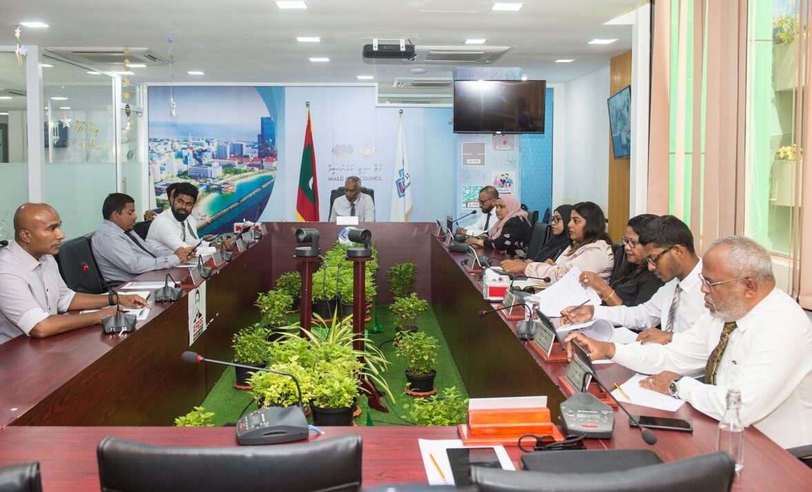 ސިޓީ ކައުންސިލްގެ ވެހިކަލްތަކަށް ބޭނުންވާ ޕެޓްރޯލާއި، ޑީސަލް ސަޕްލައިކޮށްދޭނެ ބަޔަކު ހޯދަނީ