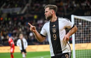 ޖަރުމަނުން ޕެރޫ ބަލިކޮށްފި