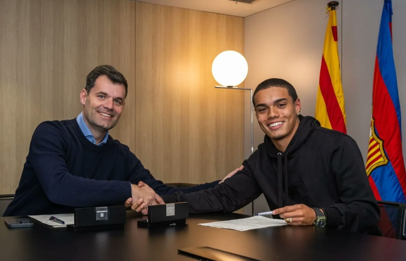 ރޮނާލްޑީނިއޯގެ ދަރިފުޅު ބާސެލޯނާގެ 19 އަހަރުން ދަށުގެ ޓީމަށް