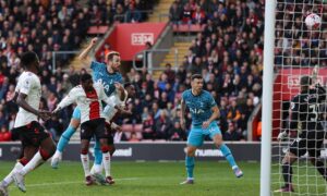 އިތުރު ވަގުތުގެ ޕެނަލްޓީން ސައުތެމްޓަންއިން ޓޮޓެންހަމް ހިފަހައްޓައިފި