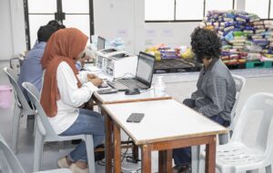 މާދަމާ އިން ފެށިގެން ގޮވާމުން ޒަކާތް ބަހަނީ