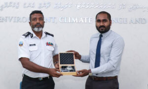 ޕްލާސްޓިކް ކޮތަޅުގެ ބޯމިން ބަލާނެ އާލާތް ކަސްޓަމާއި ހަވާލުކޮށްފި