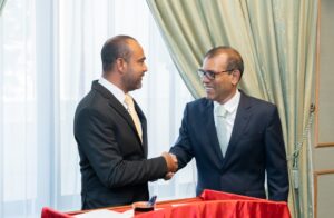 ވަދެ މިއިނީ މާރީތި ގޮނޑިއެއްގަ އިށީންނާކަށް ނޫނޭ، ޚިދުމަތް ކުރުމަށް: ޝާޒު