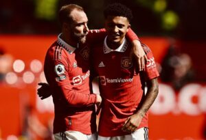 ޔުނައިޓެޑުން އެވަޓަން ބަލިކޮށްފި