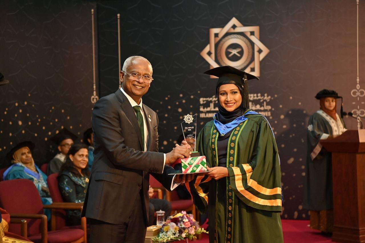 ޢަމާޒަކީ އައިޔޫއެމްއަކީ ދީނީ ޢިލްމު ފަތުރާ ސަރަޙައްދުގެ އެންމެ ބޮޑު މަރުކަޒަށް ހެދުން: ރައީސް