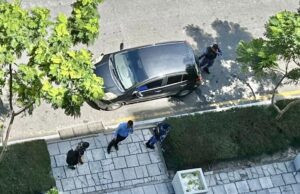 ކޭޕާކް މަންޑޭގެ އެޕާޓްމަންޓްތަކަށް ފުލުހުން ވަދެ ފާސްކުރަނީ