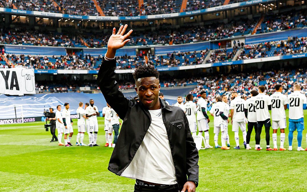 ވިނިޝަސްއާއެކު ތިބިކަން ދައްކާލި މެޗުން މޮޅުވެ ރެއާލް ދެވަނައަށް