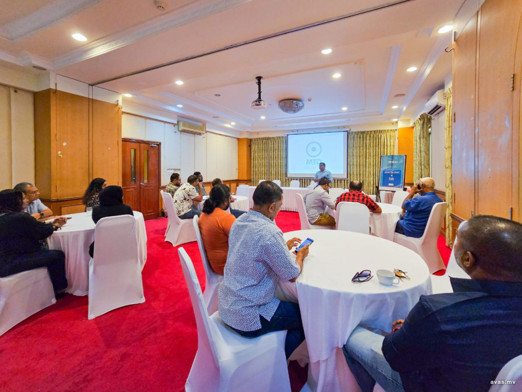 "ޕޮލިޓިކަލް އެކްޓިވިޒަމް އެންޑް ލީޑަރޝިޕް" ވާކްޝޮޕެއް އެމްޓީޑީން ބާއްވައިފި