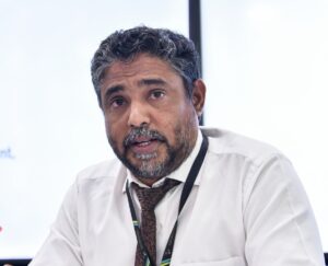 ސަސްޕެންޝަންގައި ހުރެ، ރަސްމީ ދަތުރެއްގައި ސިރާޖު ޗައިނާއަށް!