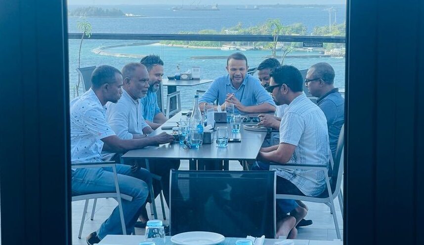 ސަރުކާރާއި ދެކޮޅު ފަރާތްތަކުން އެއްމޭޒަކަށް