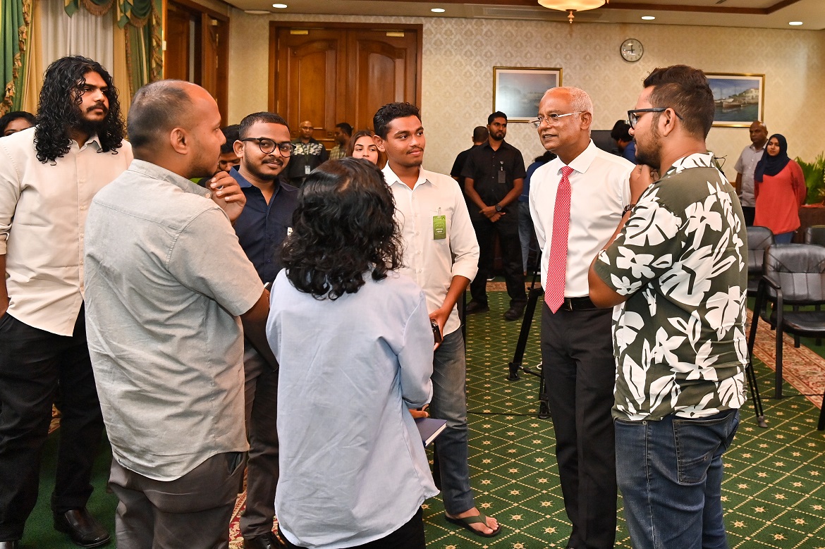 ނޫސްވެރިންގެ ޒިންމާއަކީ، ކޮންމެ ޙާލަތެއްގައި ވެސް ތެދު މަޢުލޫމާތު ފެތުރުން: ރައީސް