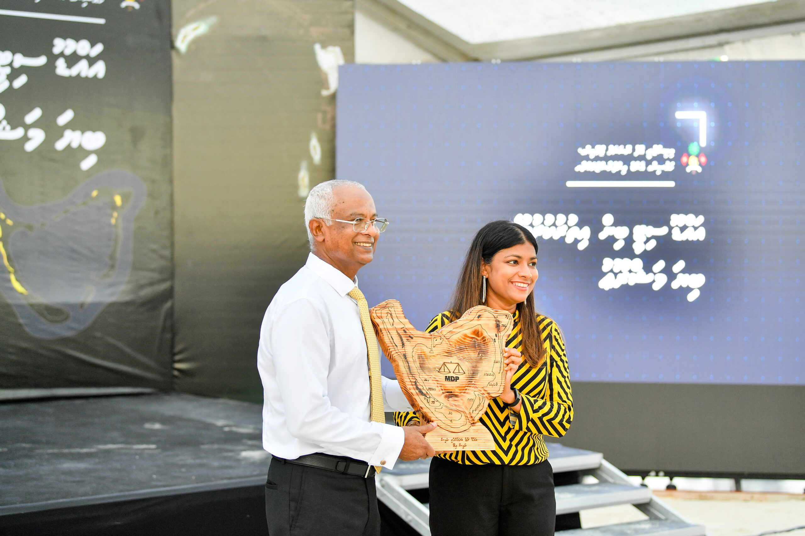 ވާދަވެރިން އުޅެނީ ރައީސް ޞާލިހްގެ ވެރިކަމުގެ ކާމިޔާބީ ހަޖަމު ނުވެގެން:ރޮޒައިނާ