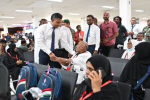 ޙައްޖާޖީންގެ އެންމެ ފުރަތަމަ ގްރޫޕާއި އަމީރުލް ހައްޖު ބައްދަލުކުރައްވައިފި