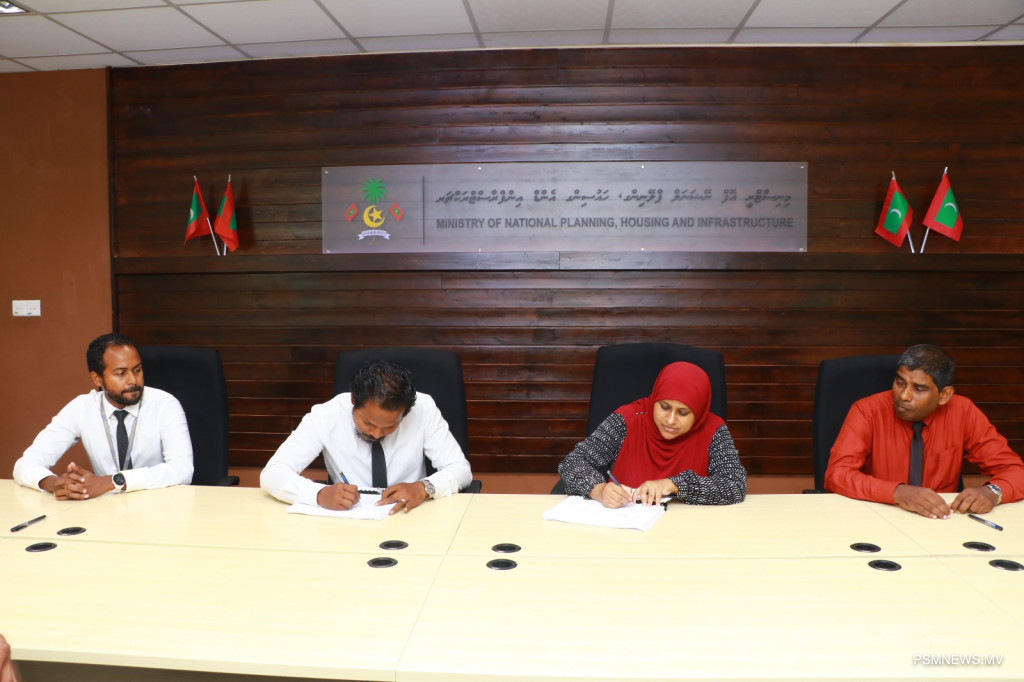 ގެމަނަފުށީ މަގުތަކުގައި ތާރުއަޅާ ތަރައްޤީކުރުމަށް އާރް.ޑީ.ސީއާއި ޙަވާލުކޮށްފި