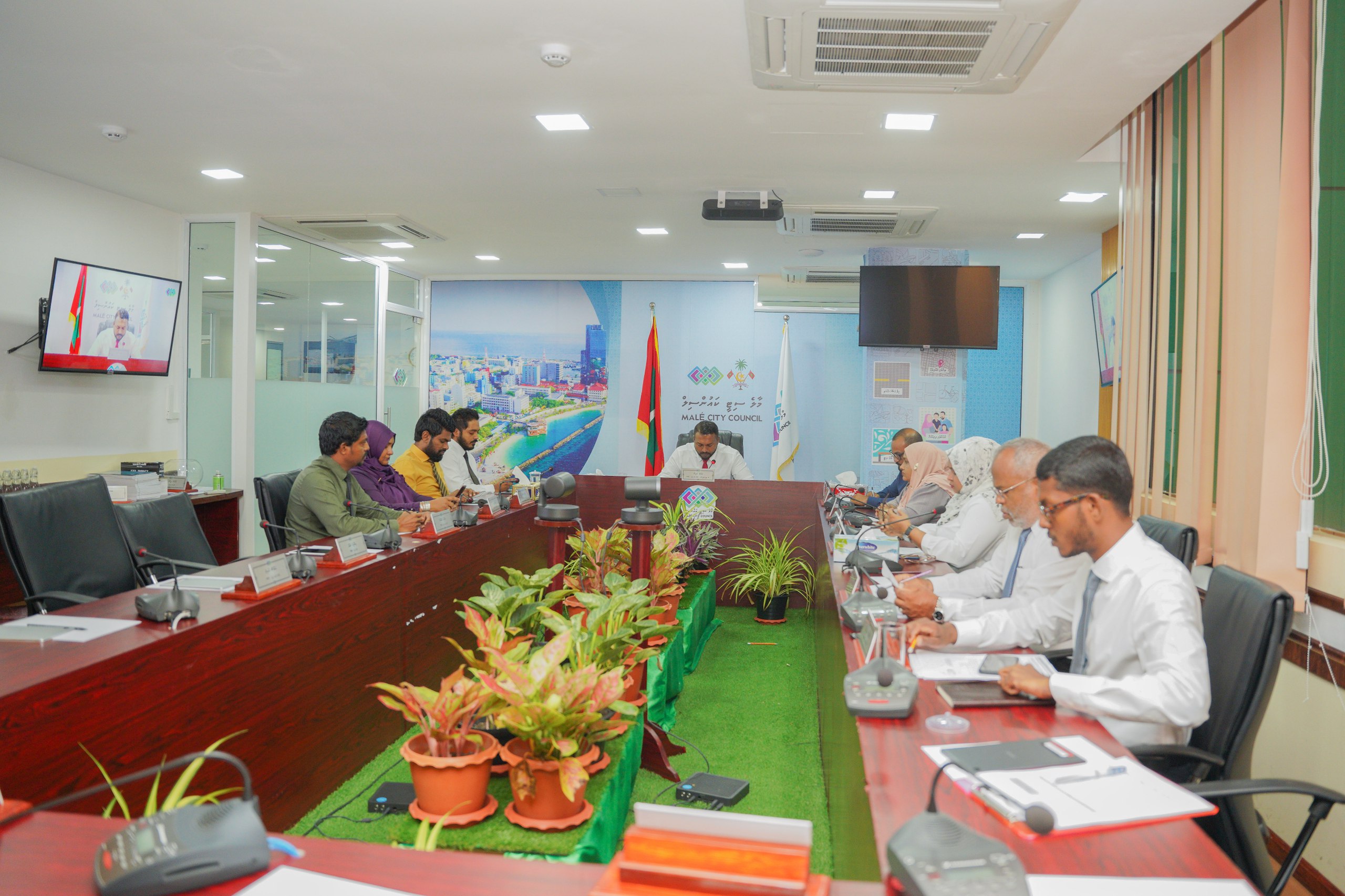 ކޯރަމް ހަމަވެފައި ވަނިކޮށް، ފްލެޓް ޖޫރިމަނާ މައާފުކުރުން ހިމެނޭ ޖަލްސާ މޭޔަރު ކެންސަލްކޮށްފި