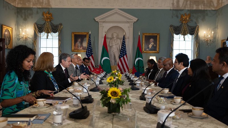 ޝާހިދު ބްލިންކަންއާއި ބައްދަލު ކުރައްވައިފި