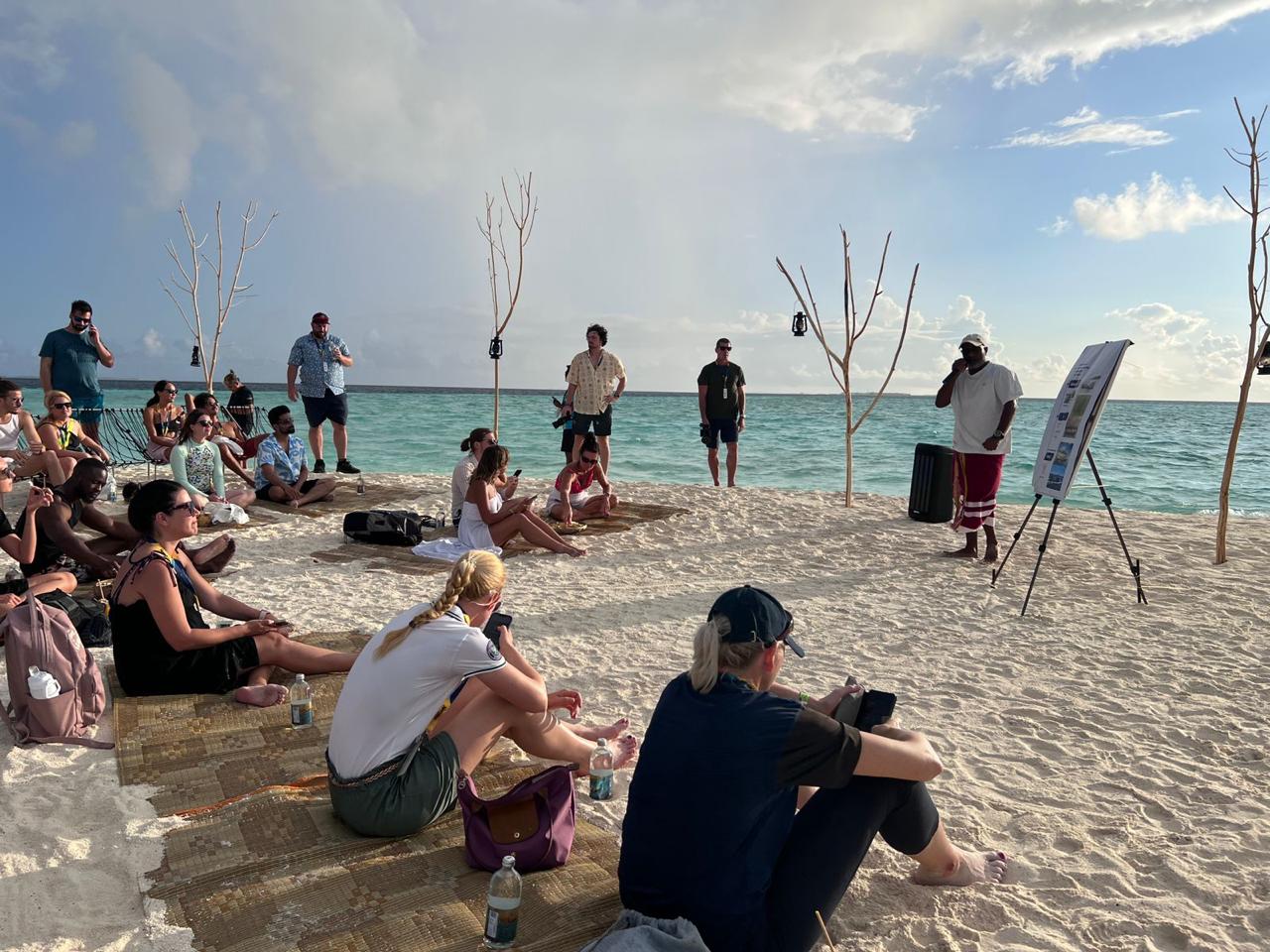 ވިޒިޓް މޯލްޑިވްސް ސްޓޯރީ ޓެލާރސް ކޮންފަރެންސް ނިންމާލައިފި