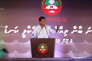 ފޯޅަވަހި ދިވެހި ދައުލަތަށް ނަގަން އަންނަ ސަރުކާރަކުން ދައުވާ ކުރާނެ: އުމަރު