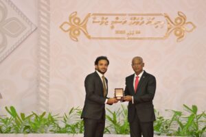 މަތީ ދަރަޖަ ހޯދި 10 ޙާފިޡަކަށް ރައީސުލްޖުމްހޫރިއްޔާގެ ޚާއްސަ އިނާމު