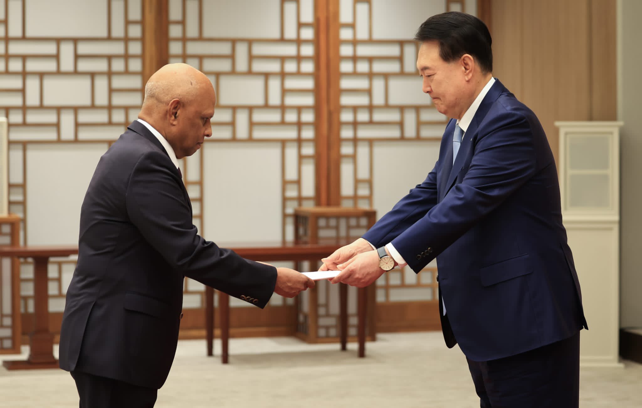 ސައުތު ކޮރެއާއަށް ކަނޑައަޅުއްވާ ނޮން ރެސިޑެންޓް ސަފީރަކަށް ސާބިރު ހަމަޖައްސަވައިފި