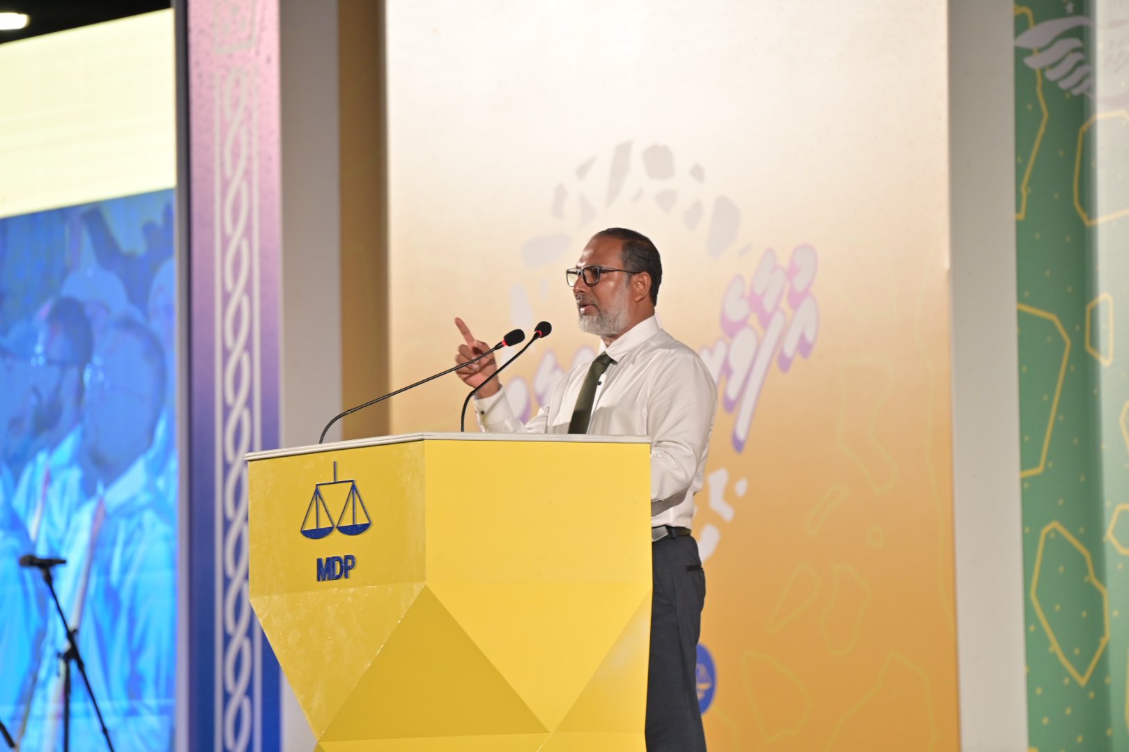 ދާޖަހައިގެން ގެންގޮސް ގޮޅިތަކުގެ ތެރެއަށް އާޅާލެވުނު ދުވަސް ދެކެން ބޭނުމެއް ނޫން: އިމްރާން