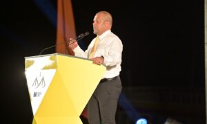 ވާދަކުރެވޭނީ އިދިކޮޅުގައި ކެނޑިޑޭޓަކު ހުރެގެން، އަދި ހުރީ ރައީސް ޞާލިހު އެކަނި: ޝަރީފް